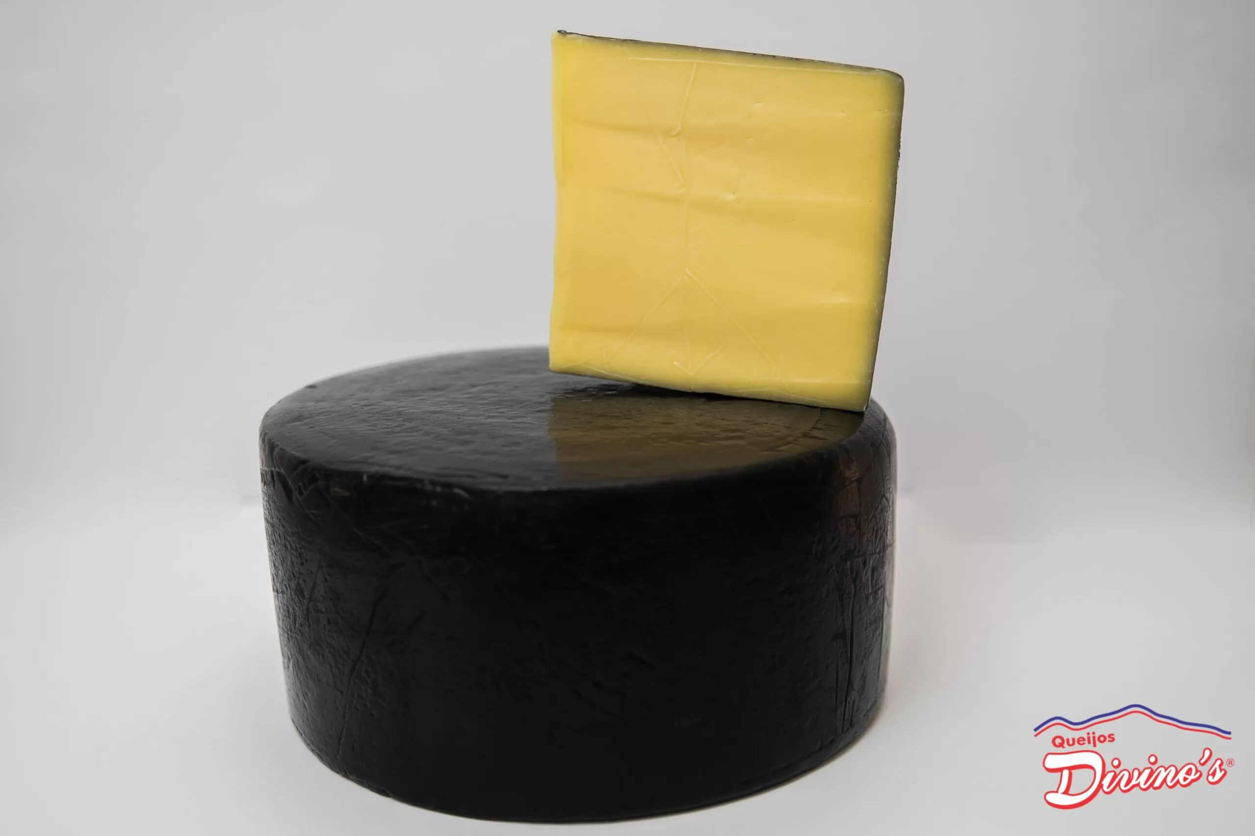 Parmesão 1,5 Kg Capa Preta - Imagem 2