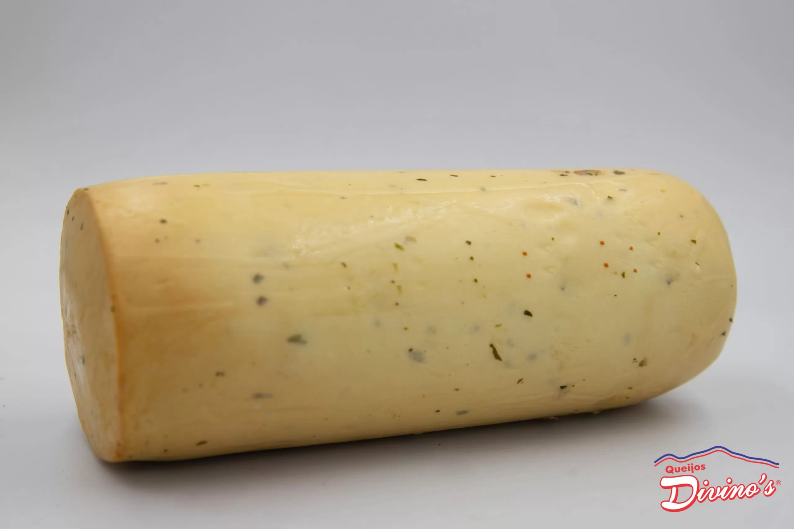 Provolone Defumado com Orégano